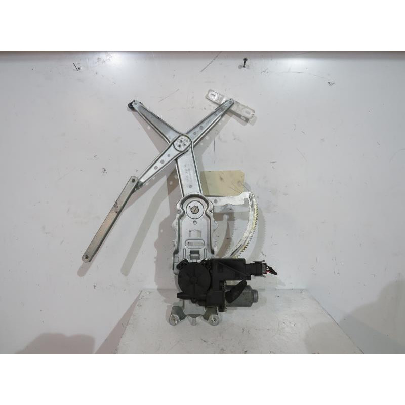 Leve vitre electrique avant droit OPEL CORSA C Photo n°1