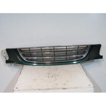 Calandre TOYOTA AVENSIS 1