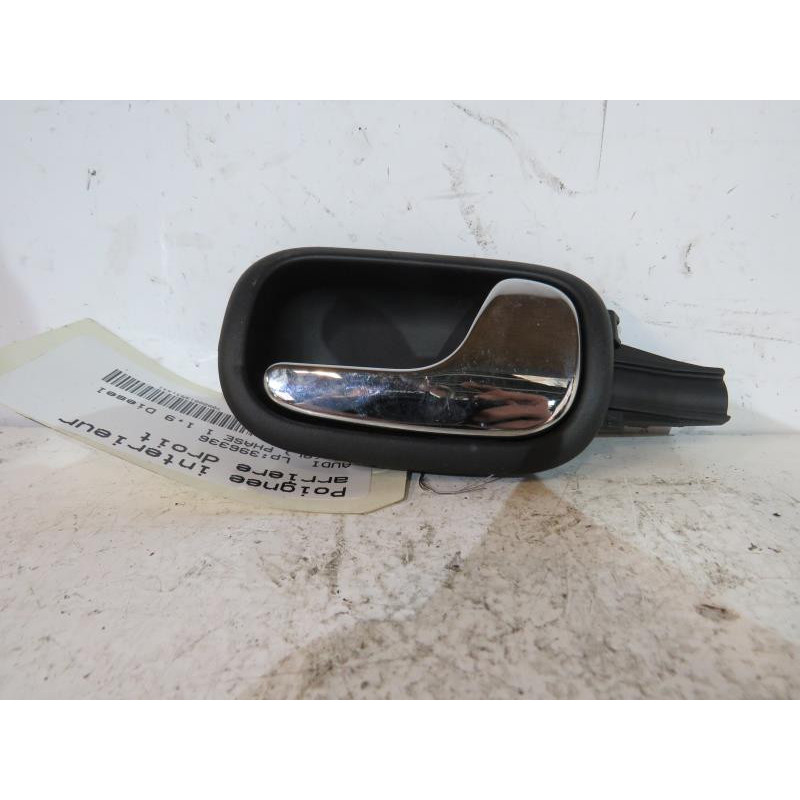 Poignee interieur arriere droit AUDI A3 1 Photo n°1