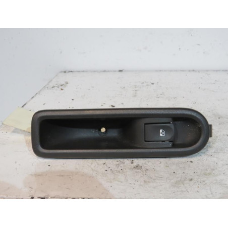 Interrupteur de leve vitre arriere droit RENAULT CLIO 3