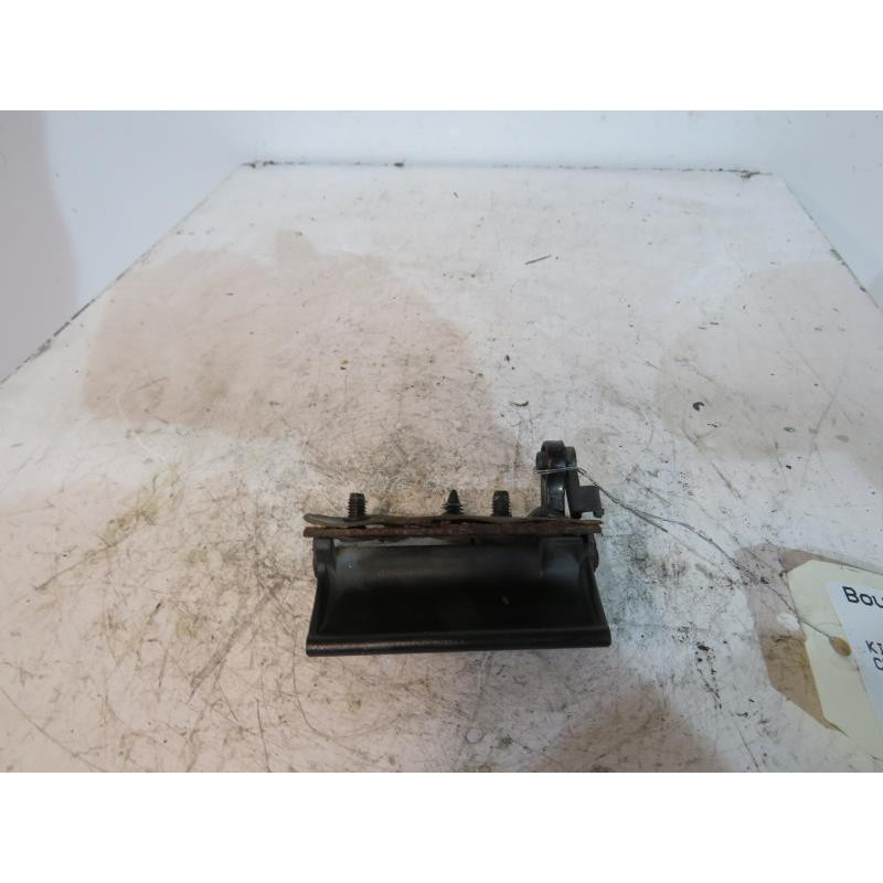 Bouton de coffre KIA CERATO Photo n°1