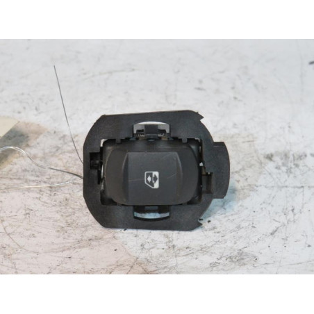 Interrupteur de leve vitre avant droit RENAULT VEL SATIS