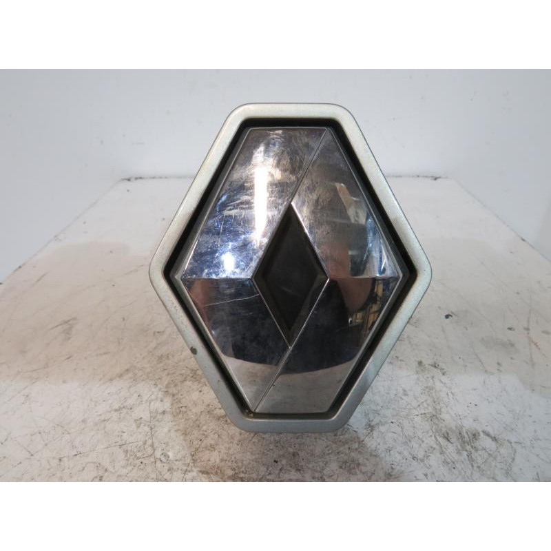 Bouton de coffre RENAULT VEL SATIS Photo n°1