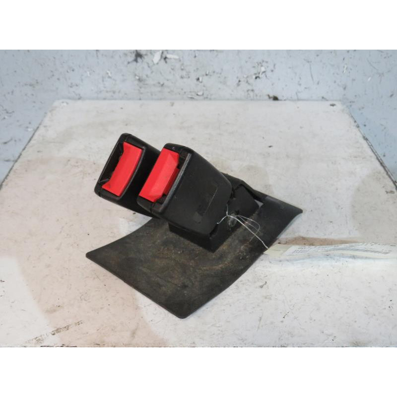 Attache ceinture arriere centrale MINI MINI 1 R50/R53 Photo n°1