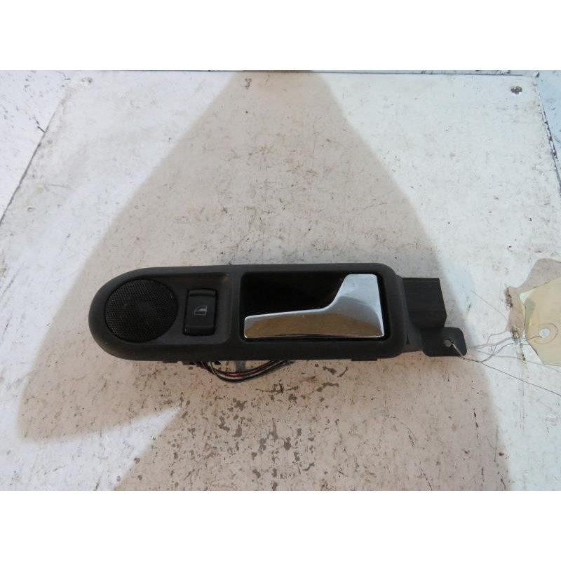 Poignee interieur arriere droit VOLKSWAGEN GOLF 4 Photo n°1
