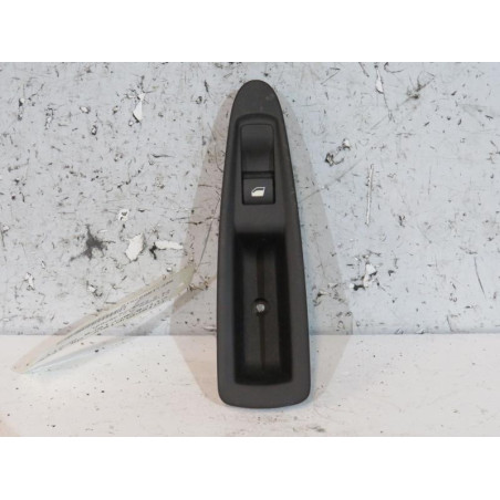 Interrupteur de leve vitre arriere droit CITROEN C4 1