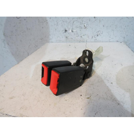 Attache ceinture arriere droit FORD FOCUS 2
