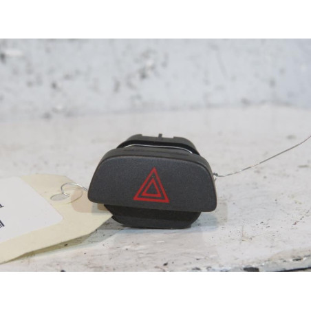 Bouton de warning FORD FOCUS 2