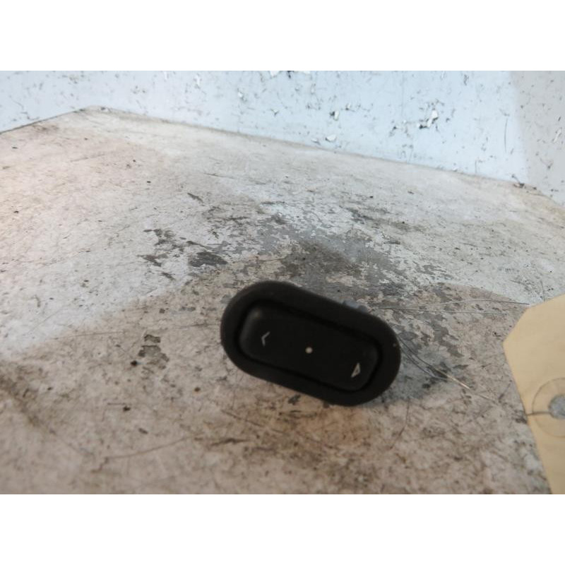 Interrupteur de leve vitre arriere gauche OPEL ZAFIRA A Photo n°1