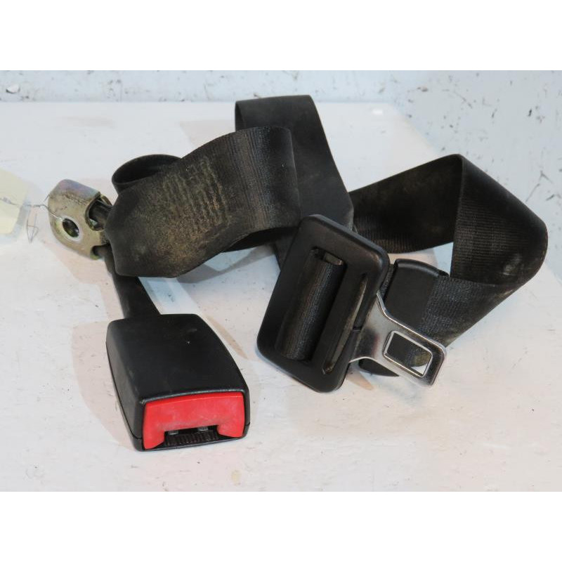 Attache ceinture arriere droit AUDI A3 1 Photo n°1