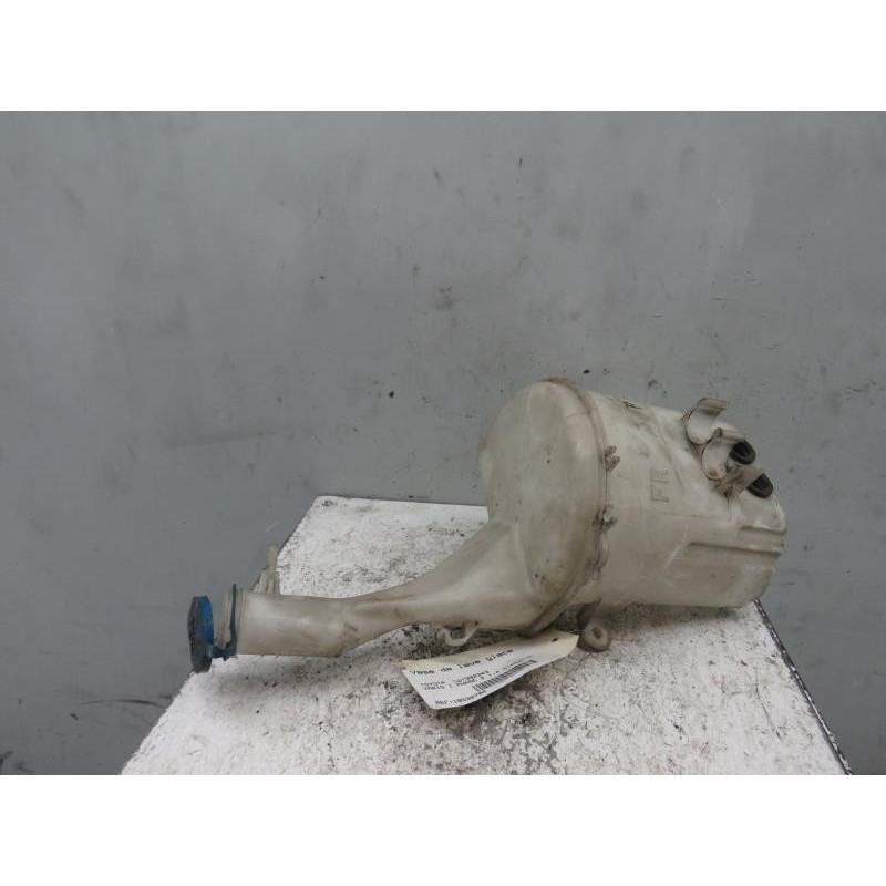 Vase de lave glace TOYOTA YARIS 1 Photo n°1