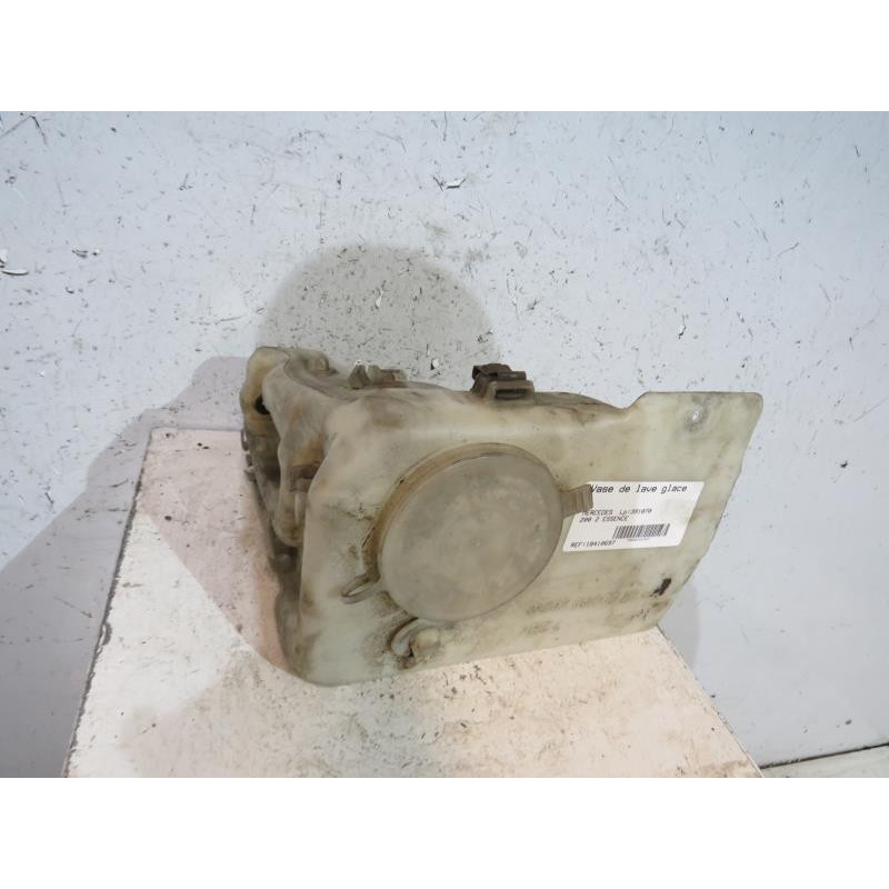 Vase de lave glace MERCEDES CLASSE E 124 Photo n°1