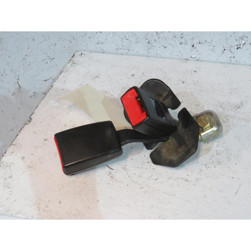 Attache ceinture arriere gauche AUDI A4 2 Photo n°1
