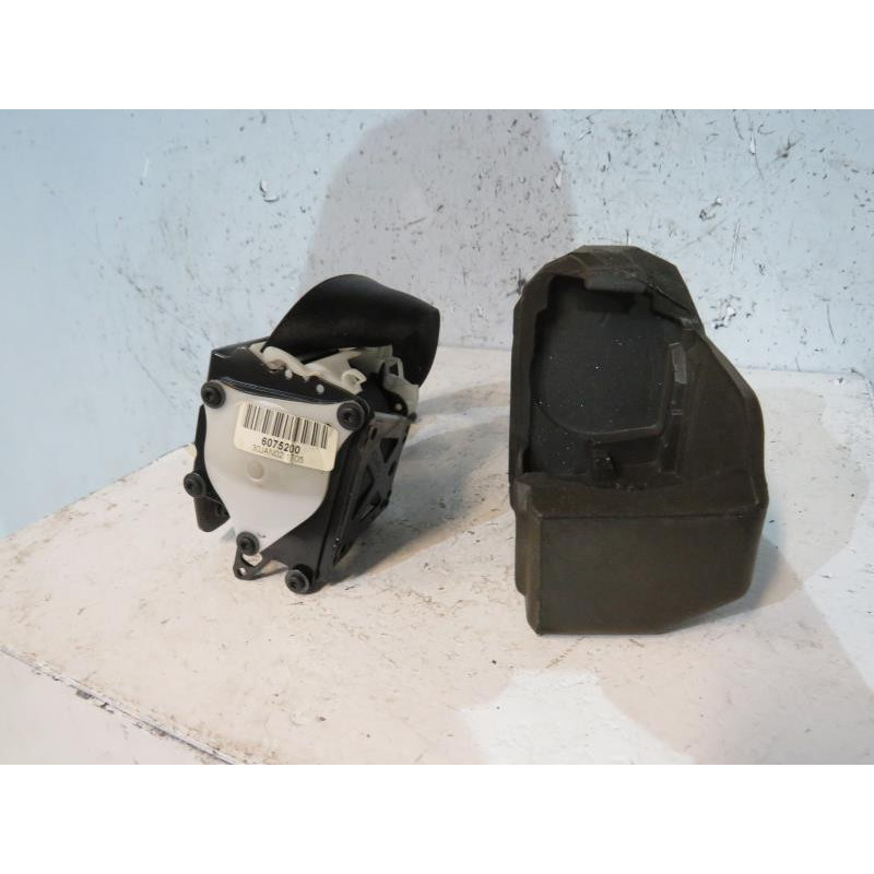 Ceinture arriere droit AUDI A4 2 Photo n°1