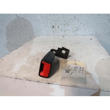 Attache ceinture arriere gauche OPEL CORSA D