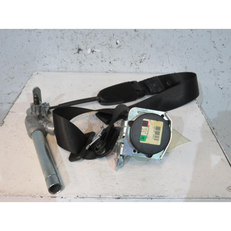Ceinture avant droit OPEL CORSA D Photo n°1