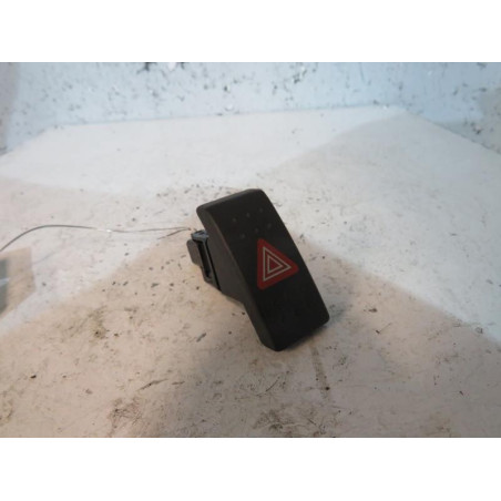 Bouton de warning SUZUKI SWIFT 3