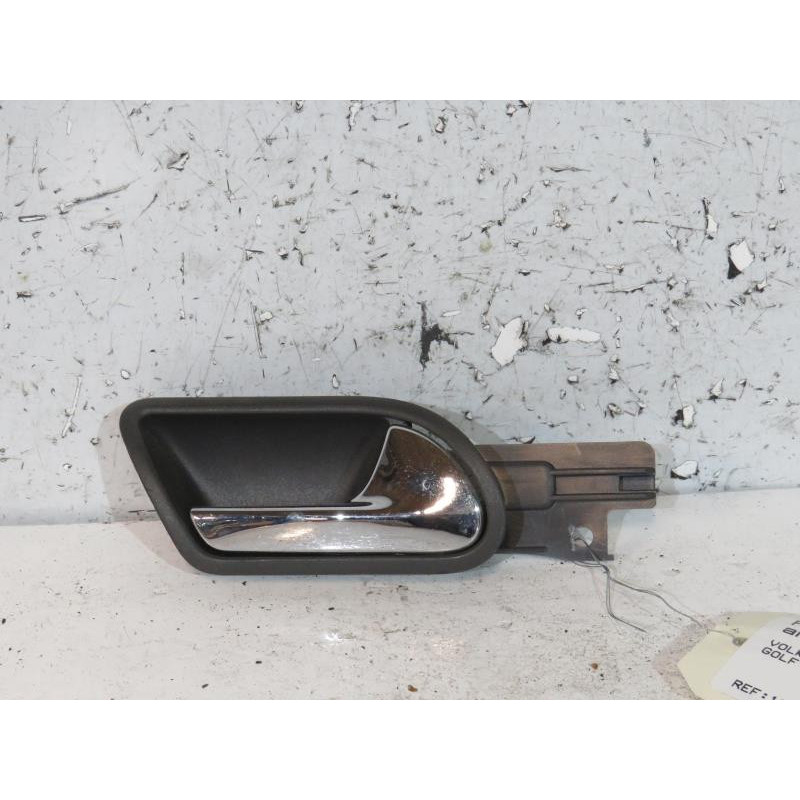 Poignee interieur arriere droit VOLKSWAGEN GOLF 5 Photo n°1