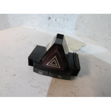 Bouton de warning OPEL CORSA D