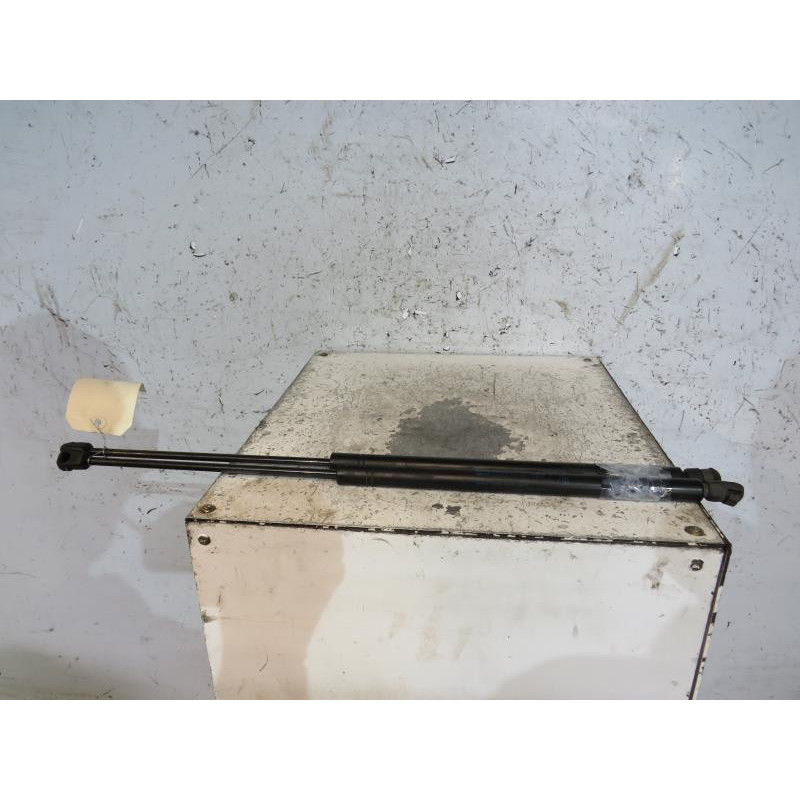 Verin de coffre OPEL ASTRA F Photo n°1