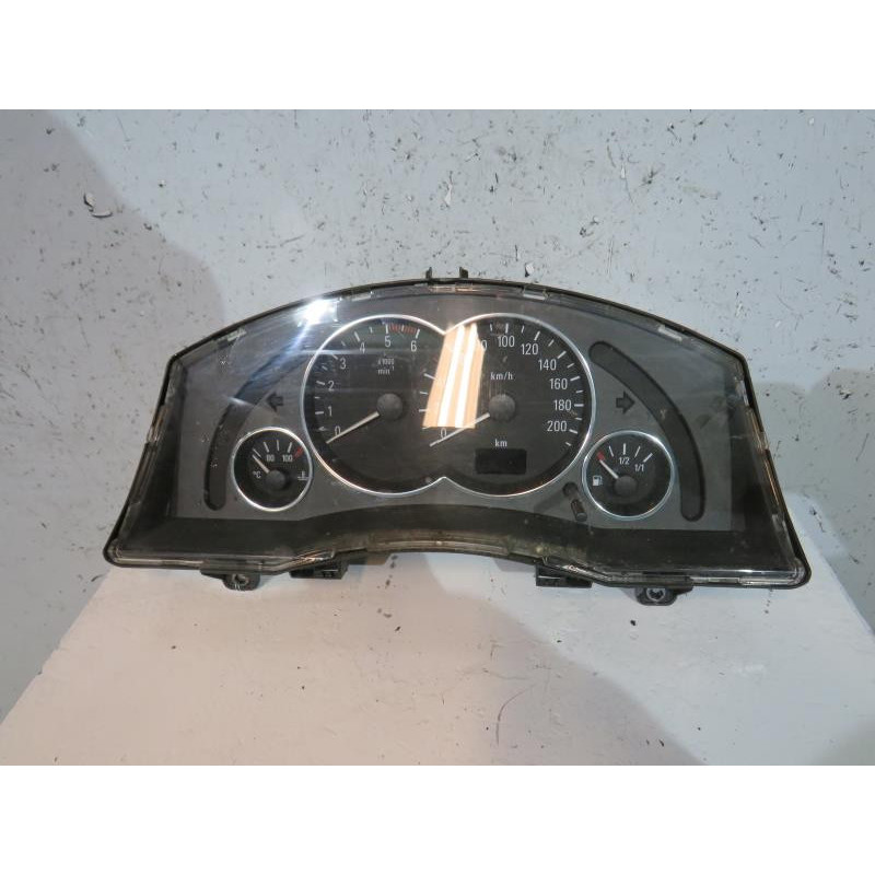Compteur OPEL MERIVA A Photo n°1