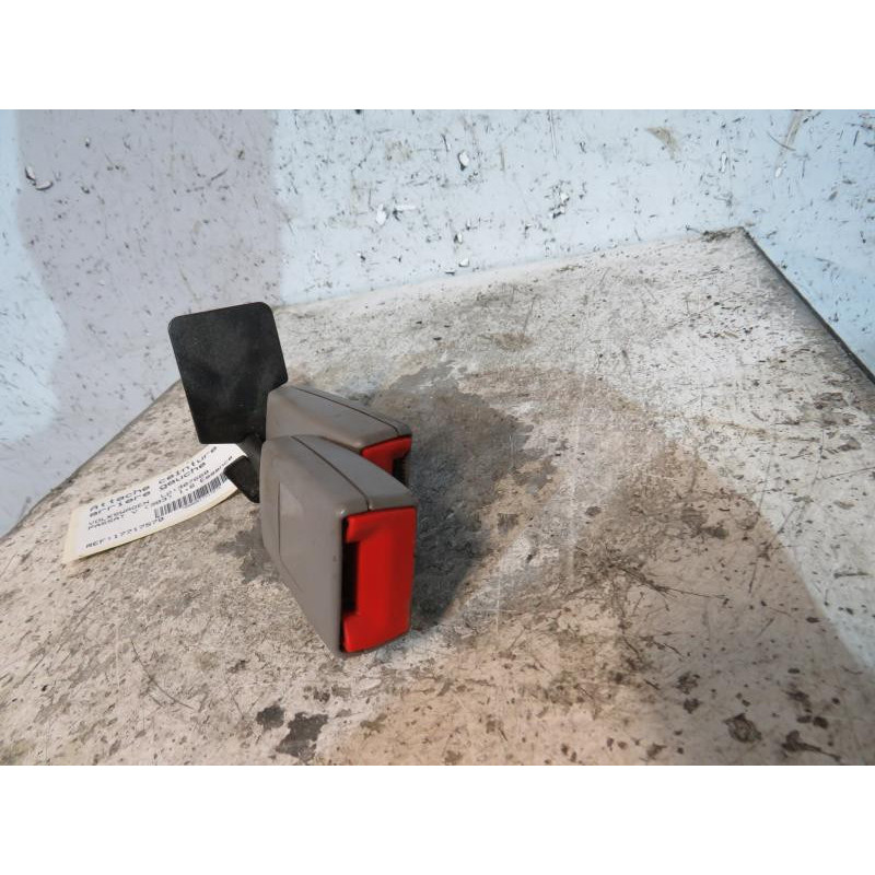Attache ceinture arriere gauche VOLKSWAGEN PASSAT 4 Photo n°1