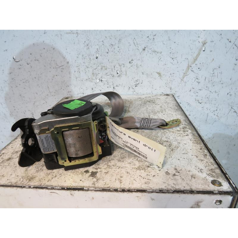 Ceinture avant droit VOLKSWAGEN PASSAT 4 Photo n°1