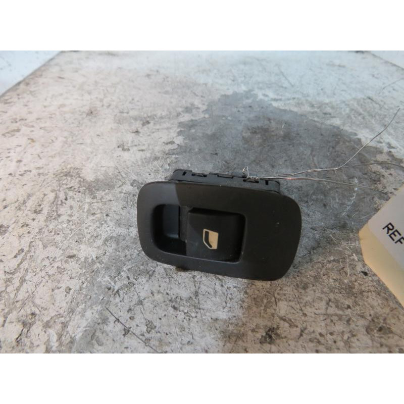 Interrupteur de leve vitre arriere gauche CITROEN C4 GRAND PICASSO 1 Photo n°1