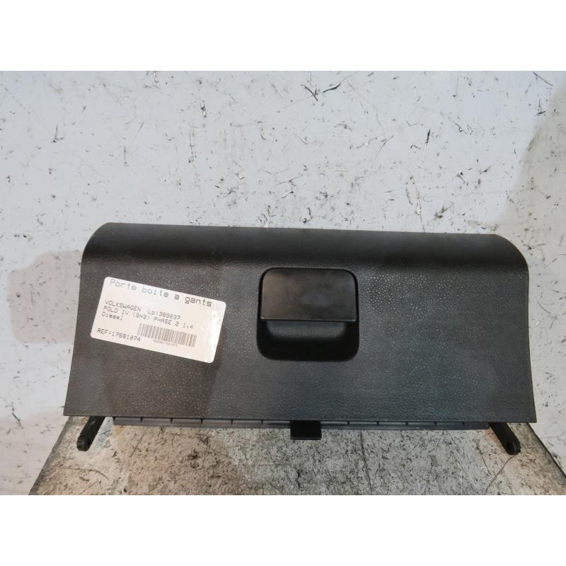 Porte boite a gants VOLKSWAGEN POLO 4 Photo n°1