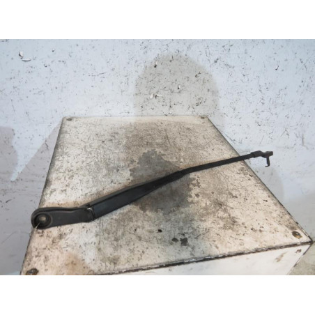 Bras essuie glace avant droit VOLKSWAGEN PASSAT 4
