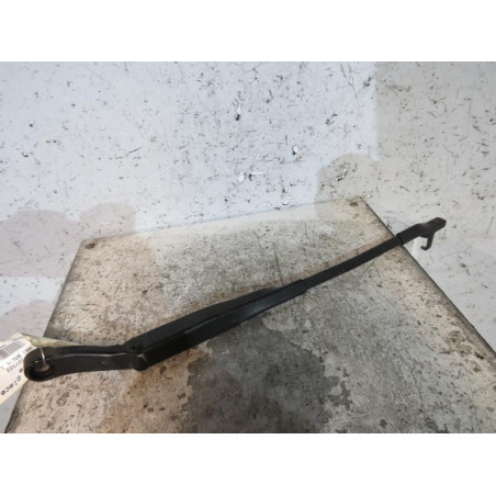 Bras essuie glace avant gauche VOLKSWAGEN PASSAT 4