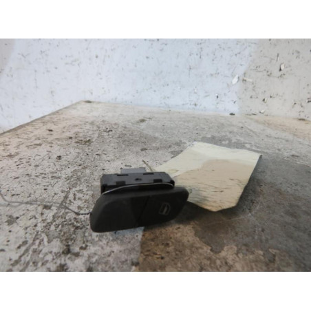 Interrupteur de leve vitre avant droit VOLKSWAGEN POLO 4