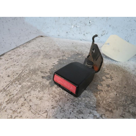Attache ceinture arriere droit RENAULT MEGANE 2