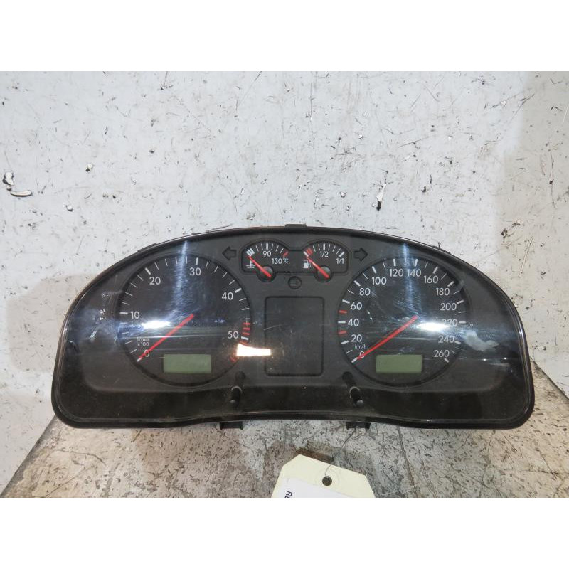 Compteur VOLKSWAGEN PASSAT 4 Photo n°1