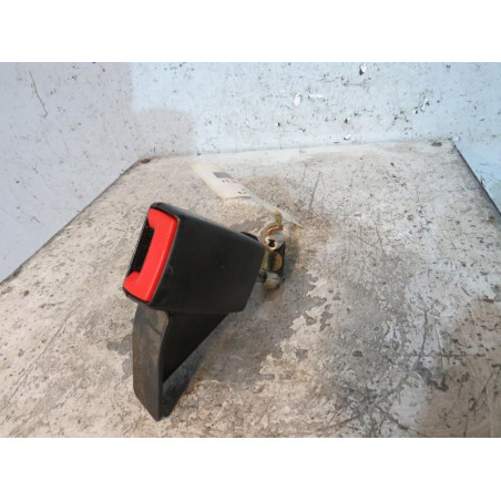 Attache ceinture arriere gauche MERCEDES CLASSE CLK 208