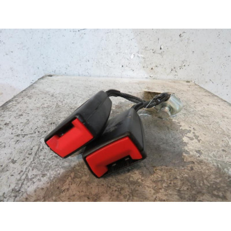 Attache ceinture arriere gauche VOLKSWAGEN POLO 4