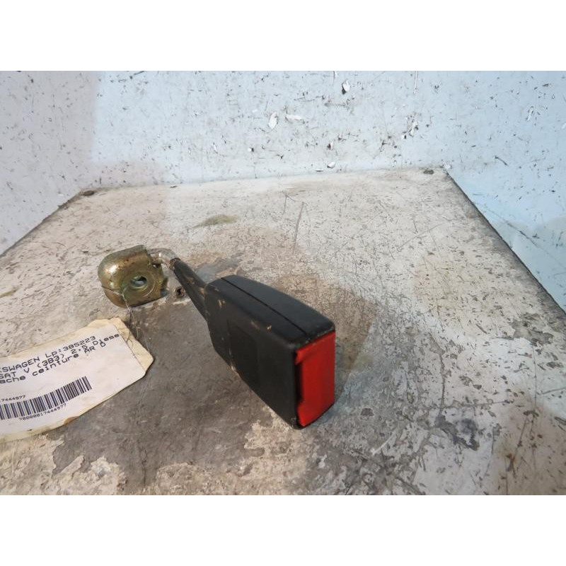 Attache ceinture arriere droit VOLKSWAGEN PASSAT 4 Photo n°1