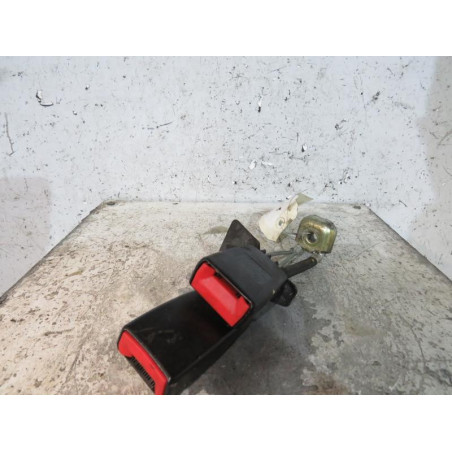 Attache ceinture arriere gauche VOLKSWAGEN PASSAT 4