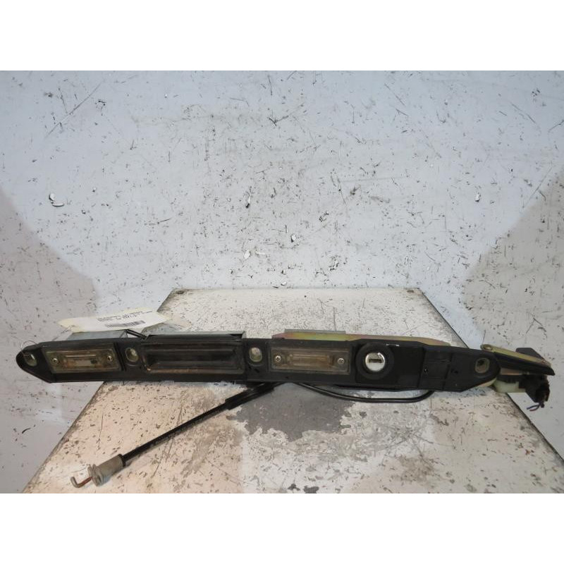 Bouton de coffre VOLKSWAGEN PASSAT 4 Photo n°1