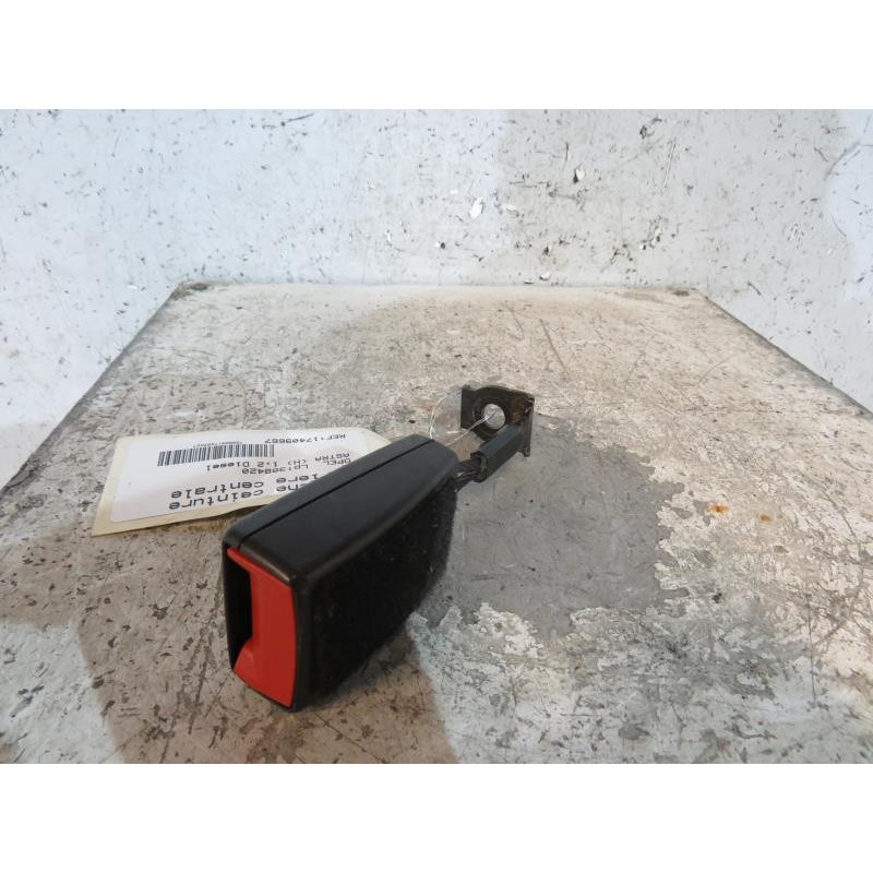 Attache ceinture arriere centrale OPEL ASTRA H Photo n°1