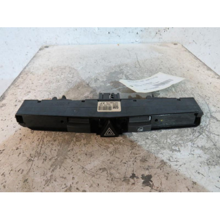 Bouton de warning OPEL ASTRA H