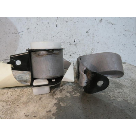 Ceinture arriere droit MAZDA 323 6