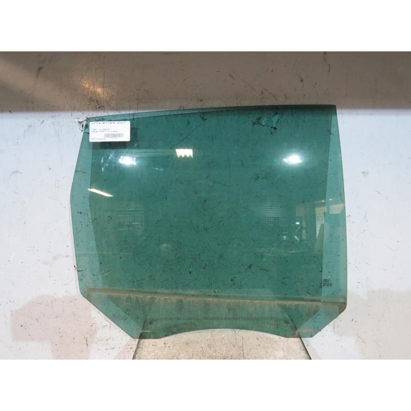 Vitre arriere droit FORD C-MAX 1 Photo n°1