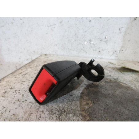 Attache ceinture arriere droit OPEL CORSA D