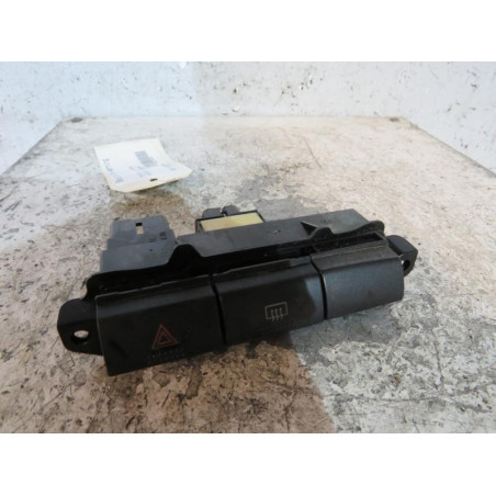 Bouton de warning TOYOTA AVENSIS 1