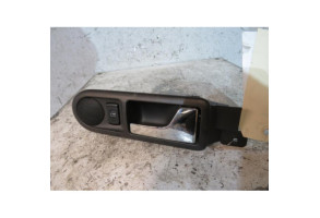 Poignee interieur arriere droit VOLKSWAGEN PASSAT 4 Photo n°1