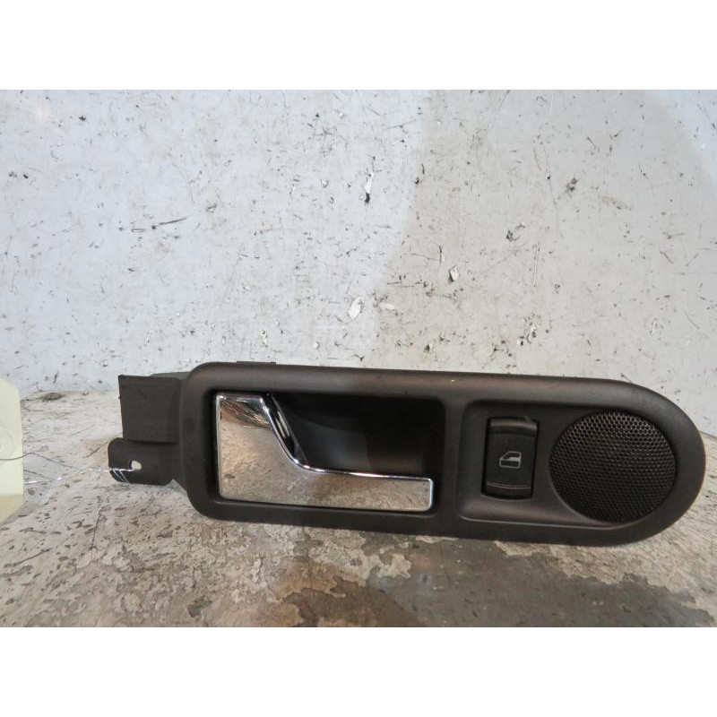 Poignee interieur arriere gauche VOLKSWAGEN PASSAT 4 Photo n°1