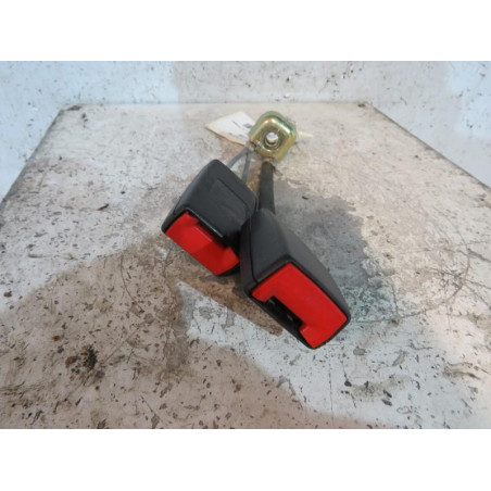 Attache ceinture arriere gauche VOLKSWAGEN PASSAT 4