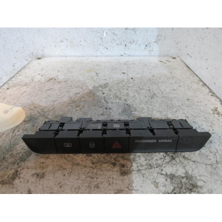 Bouton de warning SKODA FABIA 3