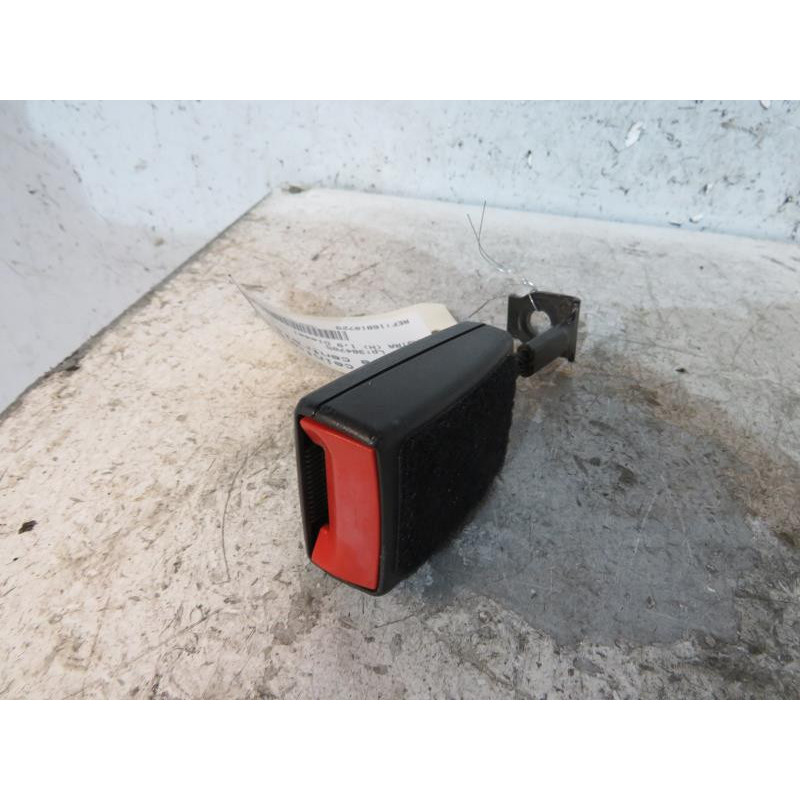 Attache ceinture arriere centrale OPEL ASTRA H Photo n°1